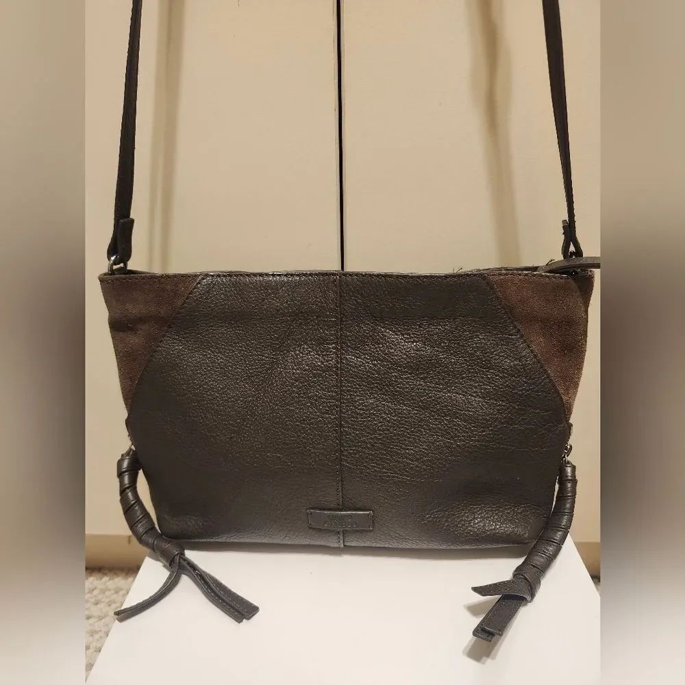 Vince Camuto "Cory" Brown Pebbled Leather w/Suede Detail Crossbody Bag Ret.$168